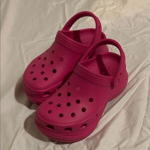 CROCS Women’s Fuchsia platform